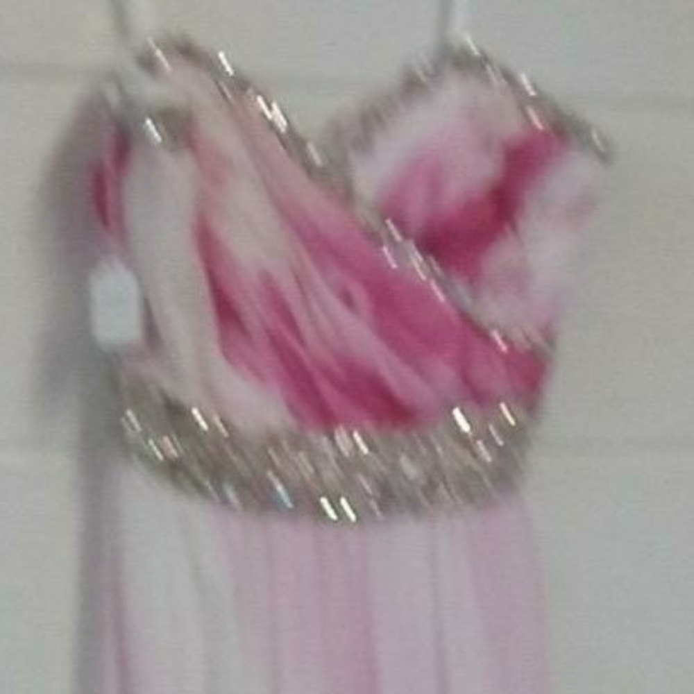 Dresses - Picture 2 of 4